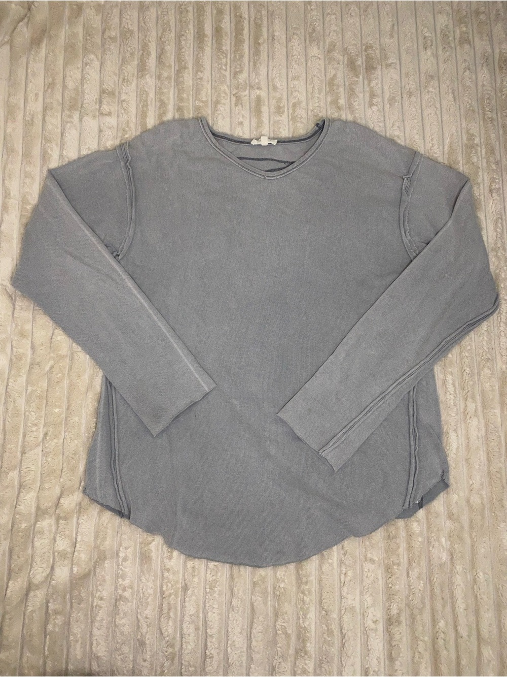 Easel Los Angeles Long Sleeve Crewneck Top in Slate Gray size M